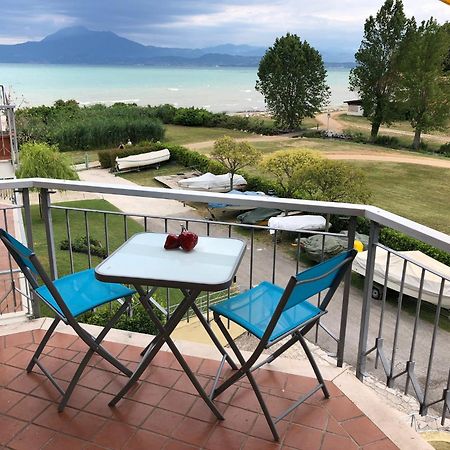 Seeblickwohnung Sirmione - Fronte Lago Mit Privatsteg المظهر الخارجي الصورة