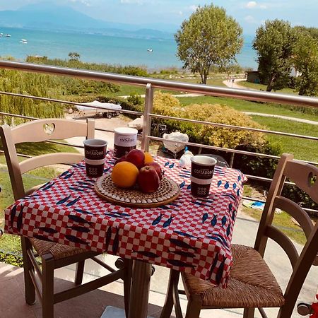 Seeblickwohnung Sirmione - Fronte Lago Mit Privatsteg المظهر الخارجي الصورة